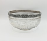 European engraved and cut glass bowl with a relief silver trim. Trim in sterling silver with a Lisbon hallmark in use after 1985., 12 x 23 cm, 20th century - séc. XX