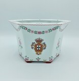 Cachepot em porcelana ARA. Reprodução de parte de serviço de um Palácio Nacional., 13x22cm, 20th century - séc. XX
